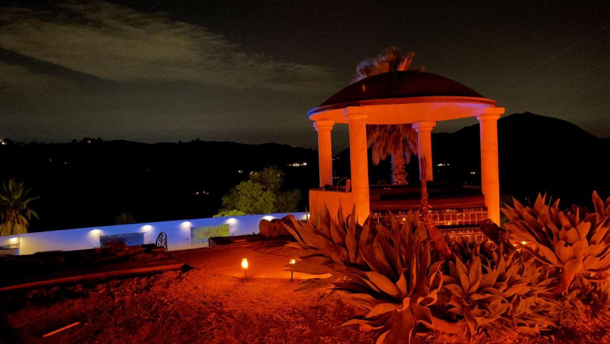Private Home On 10 Acres - Heated Salt Pool & Jacuzzi, Mountain & City Views, Horseshoes, Basketball, Bbq, Golf Putting, Foosball, Croquet, Bose Stereo, White Cotton Bedding - Hilltop Hacienda, Pool Heat Optional Jamul Экстерьер фото