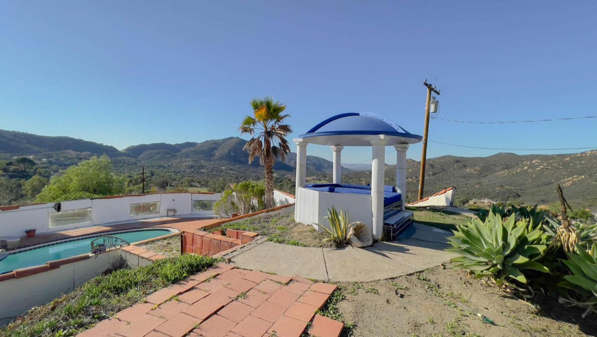 Private Home On 10 Acres - Heated Salt Pool & Jacuzzi, Mountain & City Views, Horseshoes, Basketball, Bbq, Golf Putting, Foosball, Croquet, Bose Stereo, White Cotton Bedding - Hilltop Hacienda, Pool Heat Optional Jamul Экстерьер фото