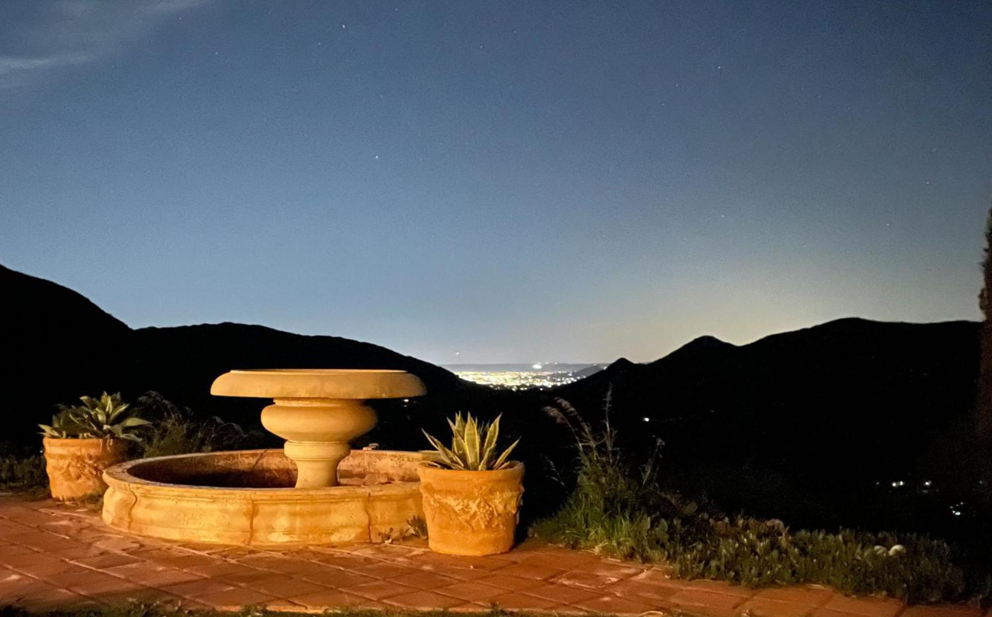 Private Home On 10 Acres - Heated Salt Pool & Jacuzzi, Mountain & City Views, Horseshoes, Basketball, Bbq, Golf Putting, Foosball, Croquet, Bose Stereo, White Cotton Bedding - Hilltop Hacienda, Pool Heat Optional Jamul Экстерьер фото
