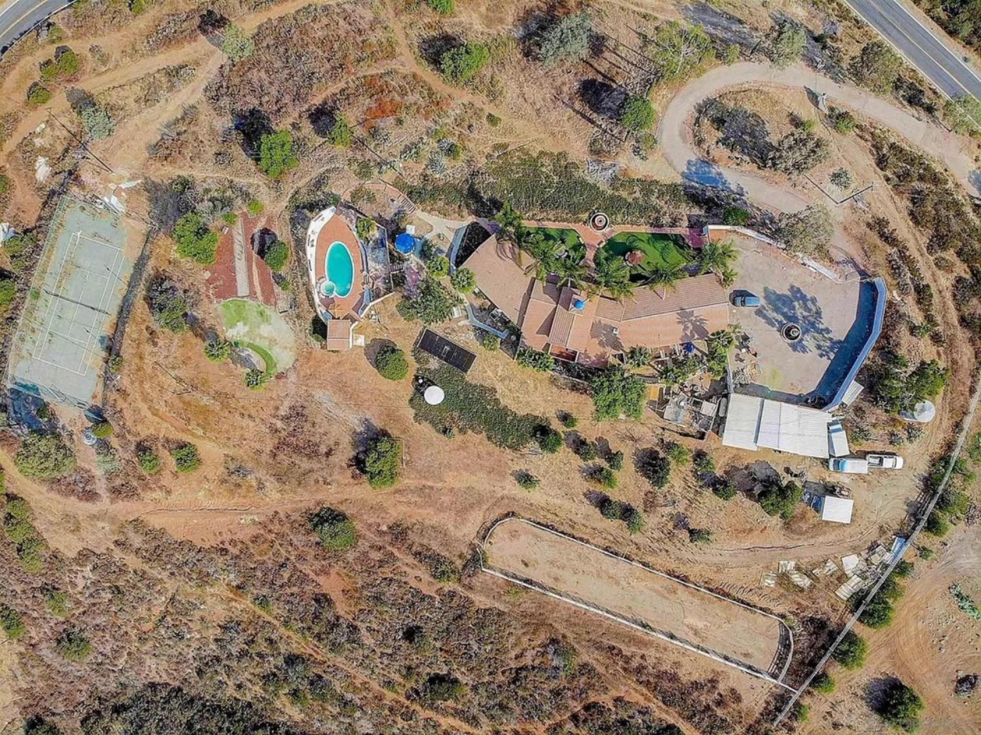 Private Home On 10 Acres - Heated Salt Pool & Jacuzzi, Mountain & City Views, Horseshoes, Basketball, Bbq, Golf Putting, Foosball, Croquet, Bose Stereo, White Cotton Bedding - Hilltop Hacienda, Pool Heat Optional Jamul Экстерьер фото